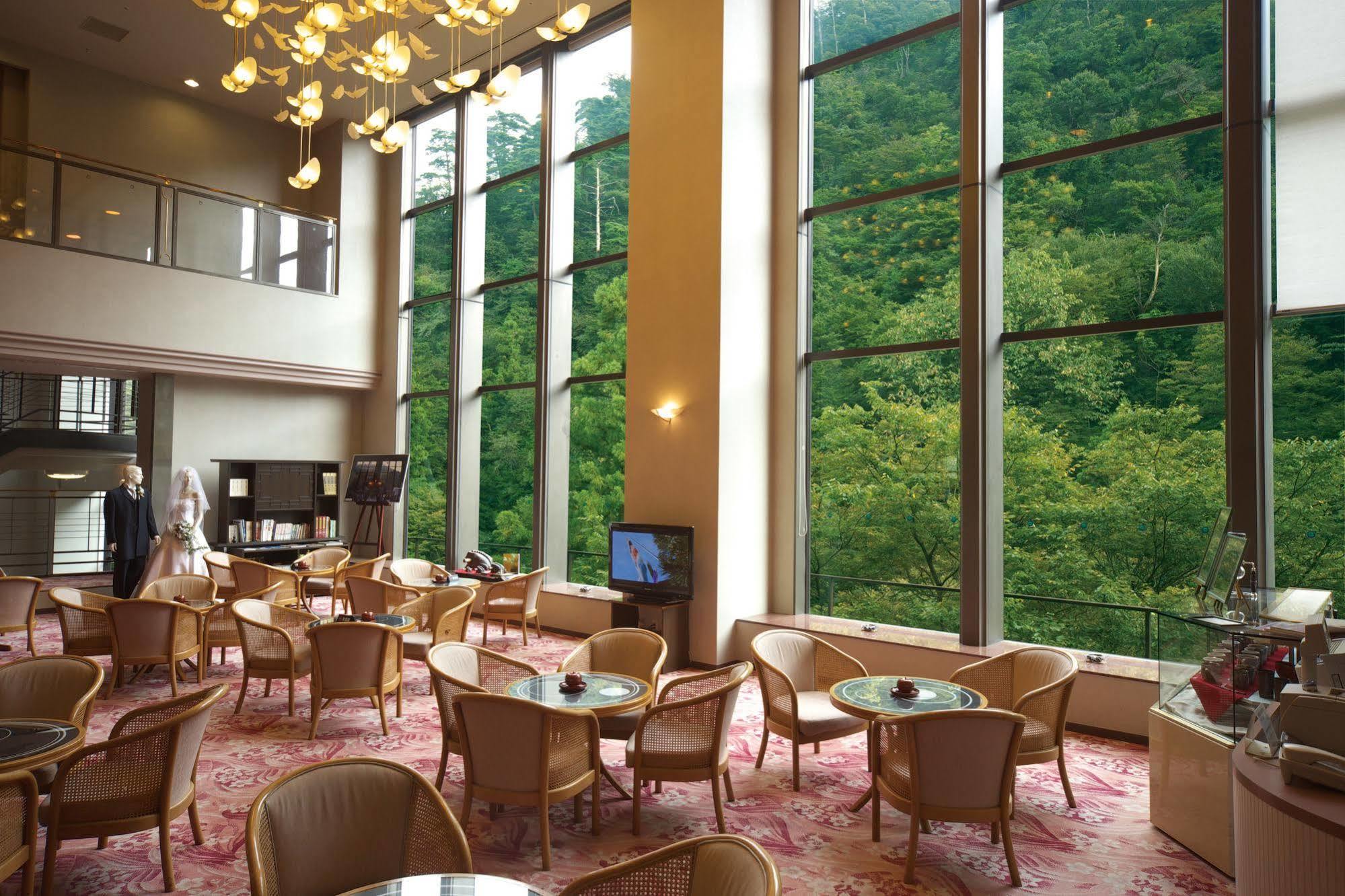 Royal Hotel Yamanaka Onsen Kajikaso Кага Экстерьер фото